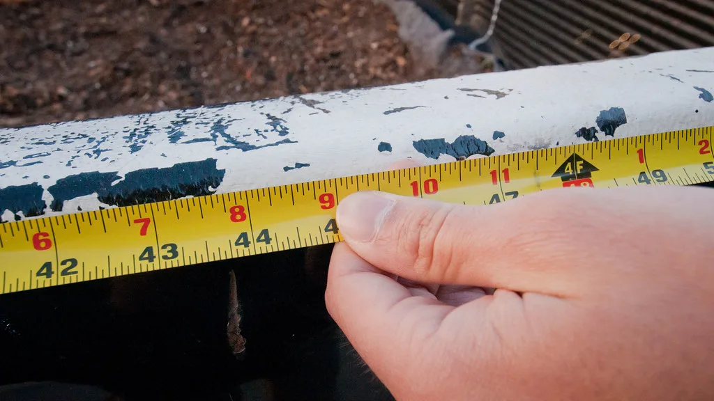 rear seat width measurement