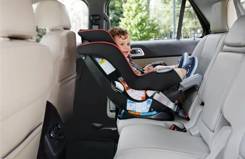 when to change car seat to front facing
